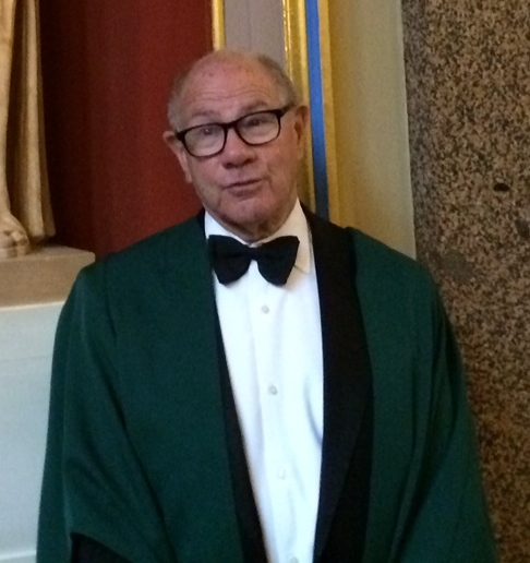 Dr Malcolm Lindsay